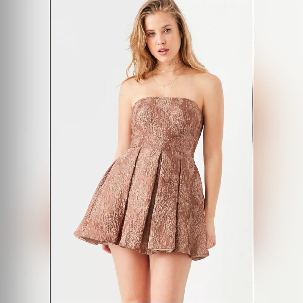 Urban Outfitters Kimchi Blue Coralie Romper Dress NWOT 6 - Picture 4 of 7